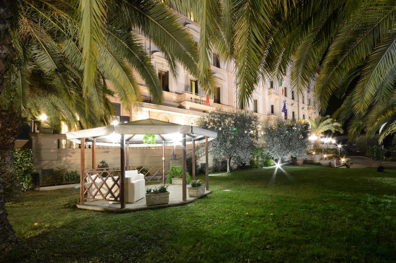 Grand Hotel Vittoria モンテカティーニ・テルメ エクステリア 写真