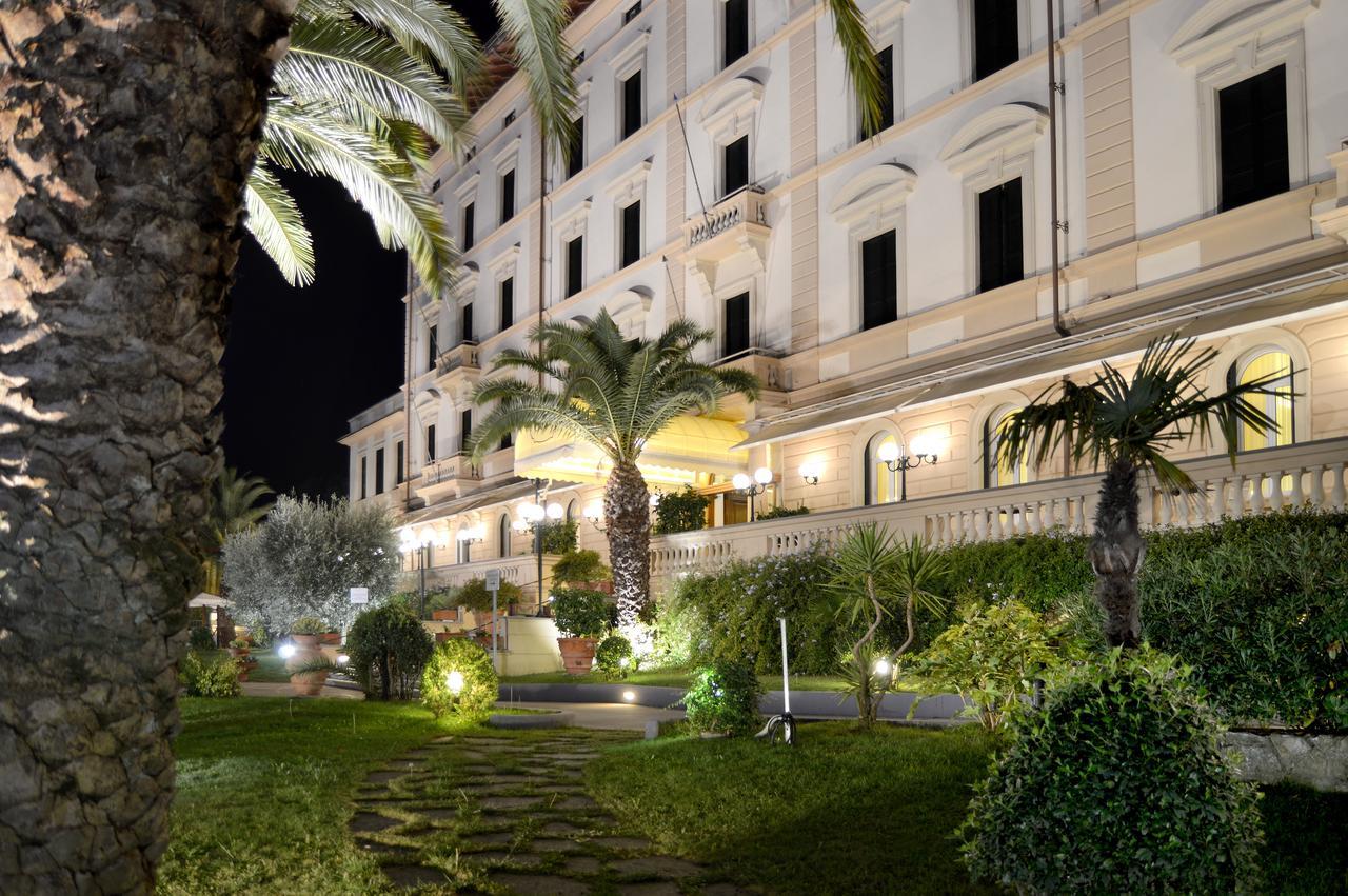 Grand Hotel Vittoria モンテカティーニ・テルメ エクステリア 写真