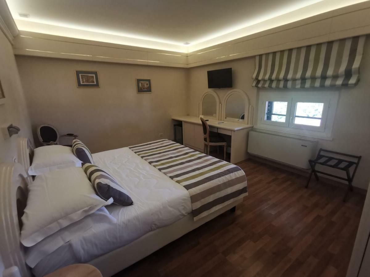 Grand Hotel Vittoria モンテカティーニ・テルメ 部屋 写真